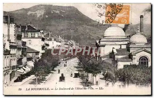 Cartes postales LA BOURBOULE - Le Boulevard de I Hotel-de-Ville - LL