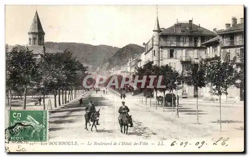 Cartes postales LA BOURBOULE - Le Boulevard de I Hotel de-Ville ane Donkey