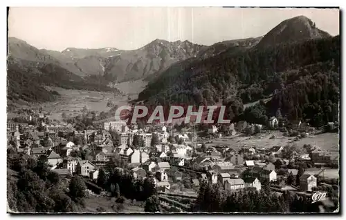 Cartes postales moderne Le Mont Dore Vue generale vers le Capucin et le Sancy