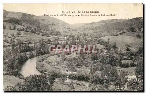 Cartes postales La Vallee de la Sioule Environs de Lisseul vue prise an bas des Ruines de Chateau Rocher