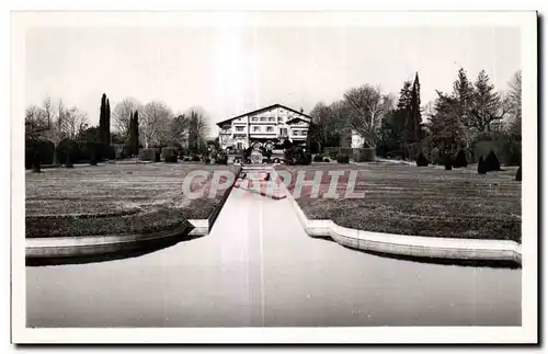 Ansichtskarte AK Cambo les Bains (Basses Pyrenees) Arnaga ancienne Maison d Edmond Rostand Les Jardins