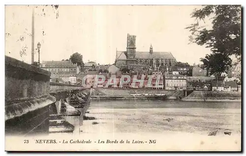 Nevers - La Cathedrale - Les Bords de la Loire - Cartes postales