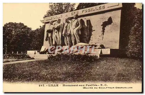 Ansichtskarte AK Lille Monument aux Fusilles Ceuvre Du Sculpteur Desruelles