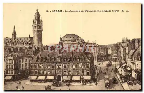 Cartes postales Lille Vue d ensemble sur l ancienne et la nouvelle Bourse