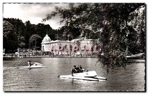 Cartes postales Station Themale de Bagnoles De L orne Casino du lac et les Pedalos