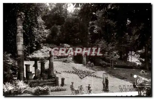 Cartes postales Bourbonne les bains le parc de I Etablissement thermal colonnes romaines