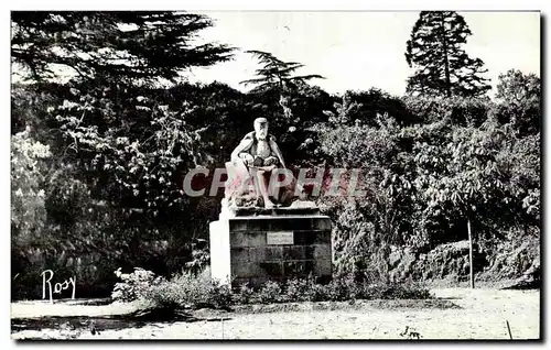 Cartes postales moderne Lire Statue de Joachim du Bellay