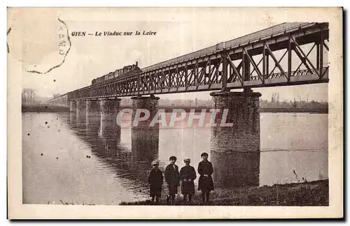 Ansichtskarte AK Gien Le Viaduc sur la Loire Train Enfants