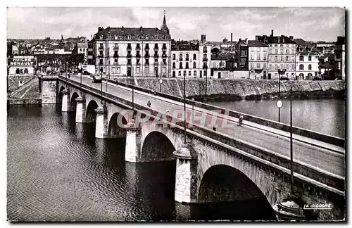 Cartes postales Roanne (Loire) Le pont et le quai de la loire