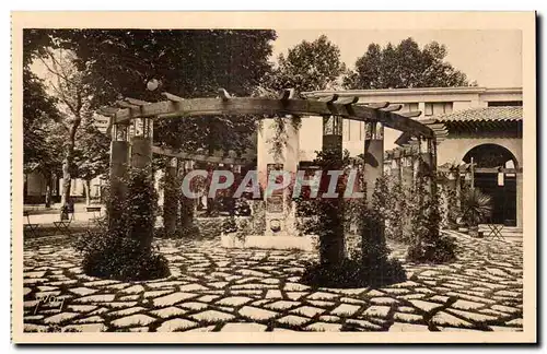 Cartes postales Exposition internationale des Arts decoratifs Paris 1925 Patio des Alpes Maritimes