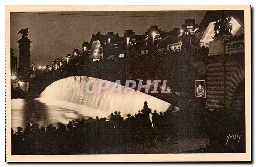 Cartes postales Exposition internationale des Arts decoratifs Paris 1925 Cascade lumineuse du pont Alexandre III