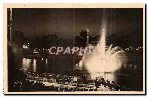 Cartes postales Exposition internationale des Arts decoratifs Paris 1925 Fontaine lumineuse et peniches de Poire