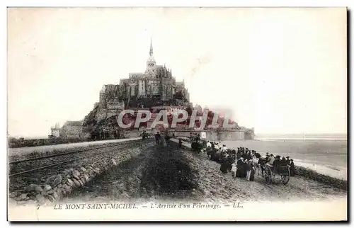 Cartes postales Le monte saint michel L arrivee d un pelerinage