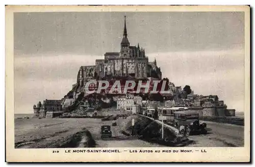 Cartes postales Le mont saint michel Les autos au pied du mont
