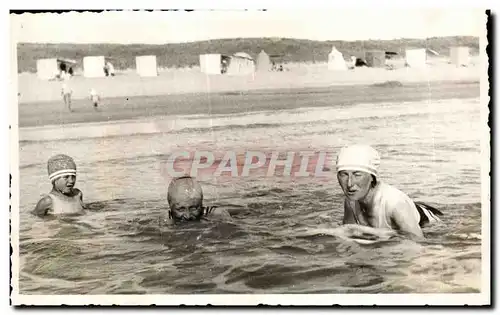 Cartes postales Noirmoutier Femme et enfants a la plage