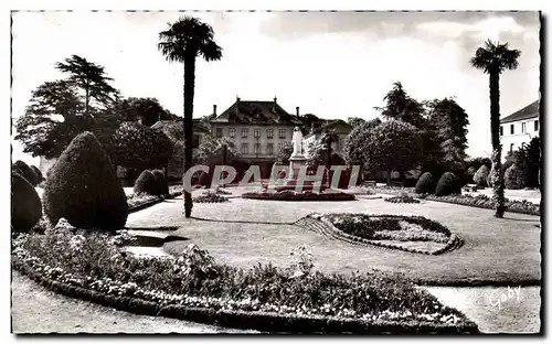 Cartes postales La Roche sur Yon (Vendee) La Prefecture et les Jardins