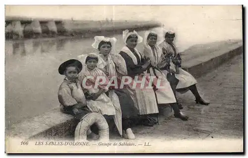 Ansichtskarte AK Les Sables D olonne Groupe de sablaises Folklore Costume