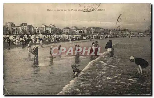 Cartes postales Les Sables D olonne Dans la vague sur la plage des sables d Olonne