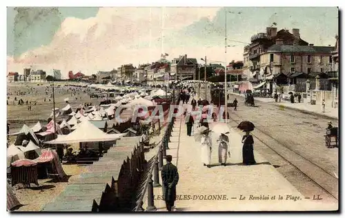 Cartes postales Les Sables d Olonne Le remblai et la plage