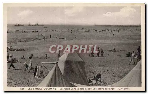 Cartes postales Les Sables d Olonne Les sables d Olonne la plage vers la jetee les croiseursau large L V