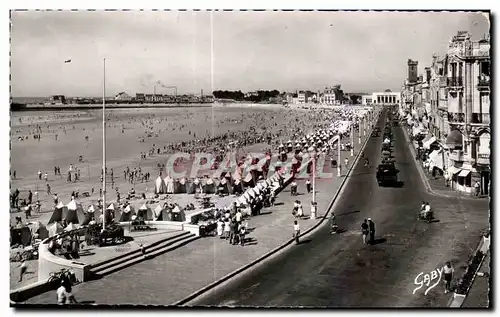 Cartes postales Les Sables d Olonne Les sables d Olonne le remblai au fond le casino