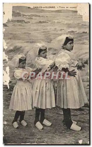 Ansichtskarte AK Sables d Olonne types de jeunes Folklore Costume