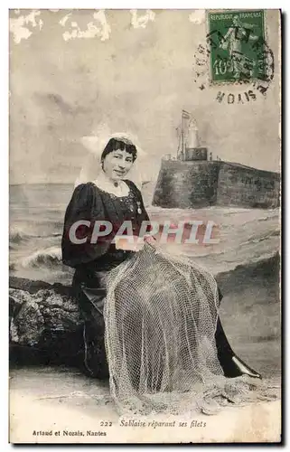 Cartes postales Sablaise reparant ses filets SAbles D olonne Folklore Costume