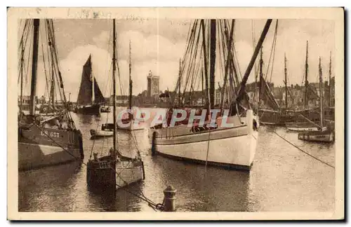 Cartes postales Les sables d Olonne le port Bateaux