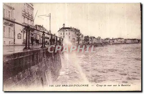 Cartes postales Les sables d Olonne coup de mer sur le remblai