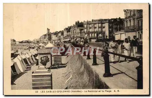 Cartes postales Les sables d Olonne le remblai et la plage