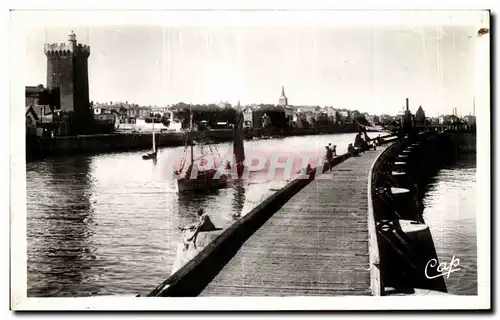 Cartes postales Les sables d Olonne le chenal et la tour d Arundel