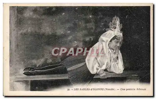 Cartes postales Les sables d&#34Olonne une jolie sablaise Coiffe costume Folklore
