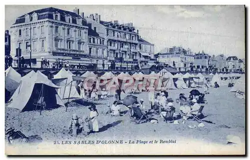 Cartes postales Les sables d Olonne la plage et le remblai