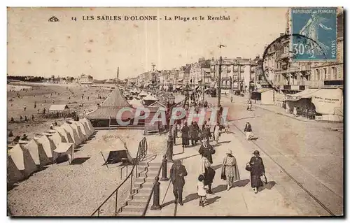 Cartes postales Les sables d Olonne la plage et le remblai