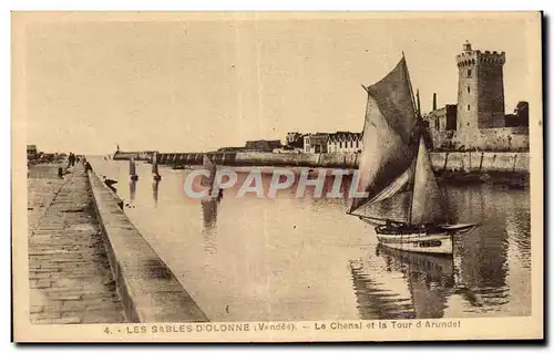 Cartes postales Les sables d Olonne le chenal et la tour d arundel Bateau