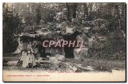 Cartes postales Lucon jardin public la grotte Enfants