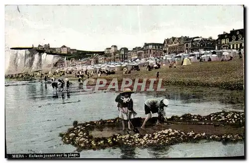 Cartes postales Mers Eufants jouant sur la Plage