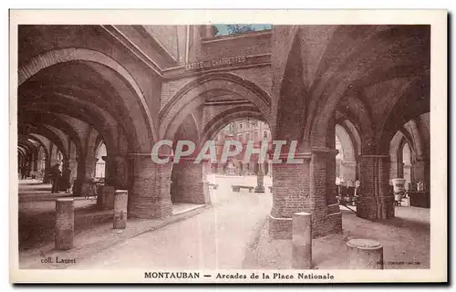 Cartes postales Montauban Arcades de la Place Nationale entree des charettes