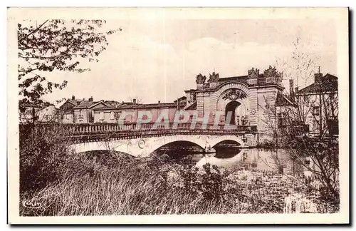 Ansichtskarte AK Vitry le Francoise Marne le Marne et la Porte du Pont