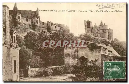 Ansichtskarte AK Montreuil Bellay M et L Porte de Ville el Fortifications du Chateau