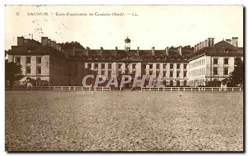 Ansichtskarte AK Saumur Ecole d application de Cavalerie (Nord) Cheval Horse