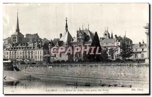 Cartes postales Saumur L Hotel de Ville vue prise du Pont