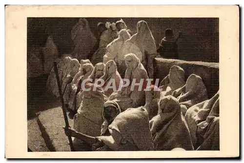 Cartes postales Maroc Maroc Femmes devant la Mosquee Folklore Costume