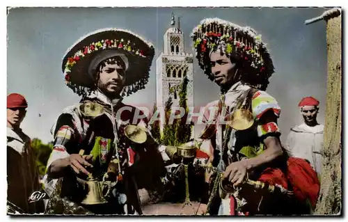 Ansichtskarte AK Maroc Scenes et Types Les Porteurs d eau et la Koutoubia Folklore Costume