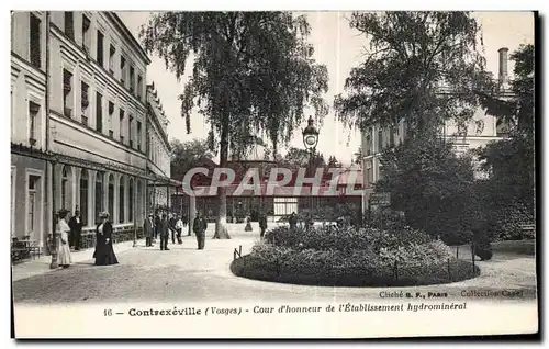 Ansichtskarte AK Contrexeville (Vosges) Cour d honneur de l Etablissement hydromineral