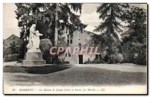 Ansichtskarte AK Domremy La Maison de Jeanne d Arc et Statue de Mercies