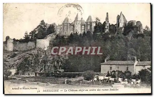 Cartes postales Bressuire Le Chateau edifie au centre des ruines feodales