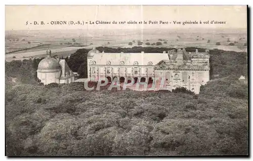 Cartes postales Oiron Le Chateau du XVI siecle et le Petit Parc Vue generale a vol d oiseau