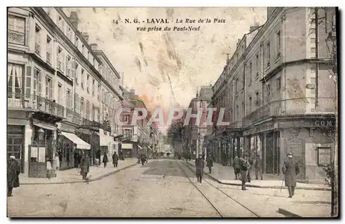 Cartes postales Laval la rue de la paix vue prise du pont neuf