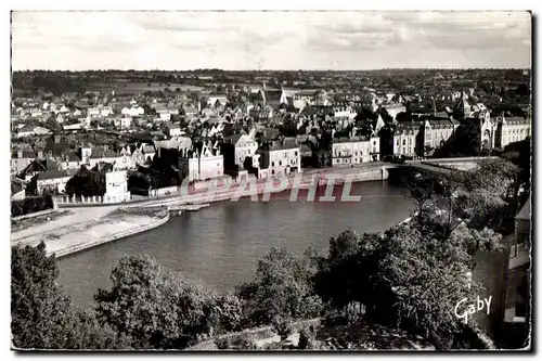 Cartes postales Chateau Gontier Quai de Laval vu de la Place Saint just